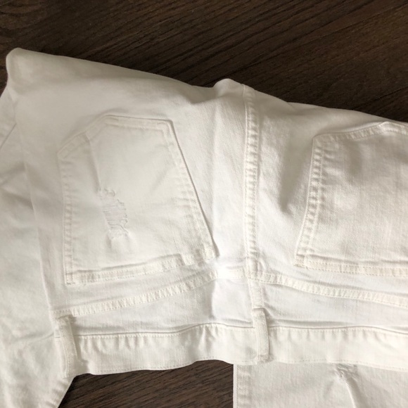 The Gap White 3/4 length Jeans - Picture 4 of 5